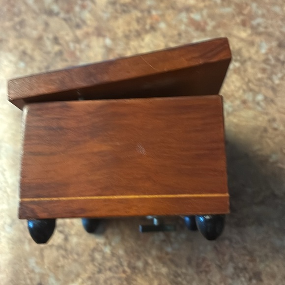 Music Box by Reuge. Made in Italy. - Picture 6 of 6